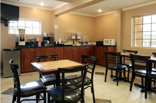 Americas Best Value Inn Cartersville Restaurante foto